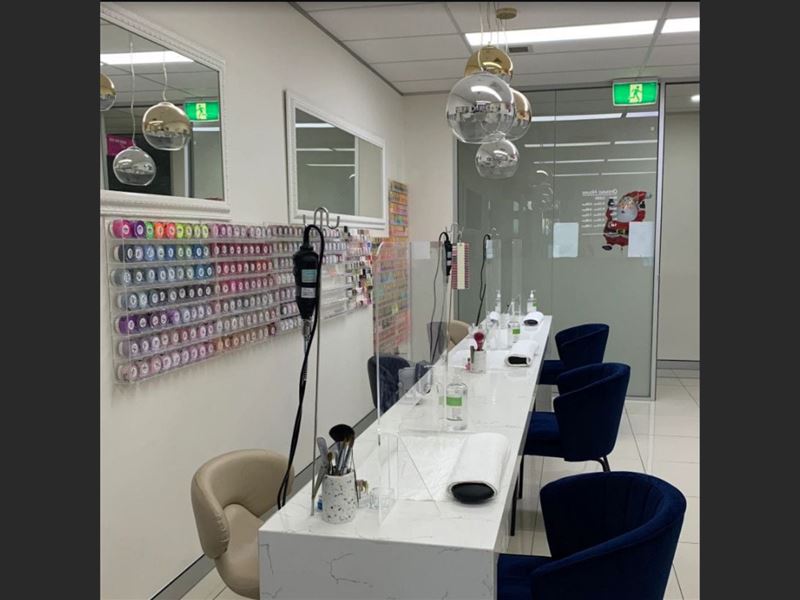 Cần sang tiệm nail cách Cabramatta 15 phút lái xe, rent rẻ