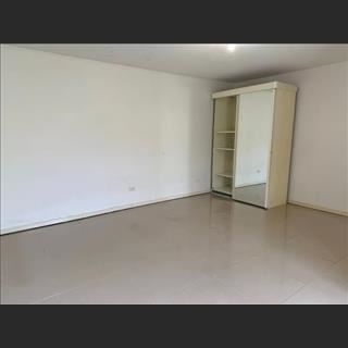 Cho thuê nhà khu St Albans mới sửa sang sạch đẹp